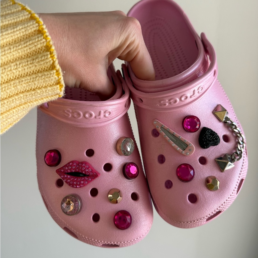 Women’s Glitzy Sparkly Pink Classic Crocs Bedazzled with Jewelry Charms - Size 8 - Picture 4 of 12